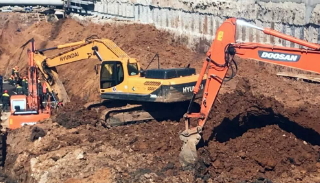 Разработка котлована экскаватором под фундамент в Гагарине — цена от 2560 руб. | 2Землекопа-Ггр