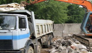 Вывоз строительного мусора с участка в Гагарине недорого от 1536 руб. | 2Землекопа-Ггр
